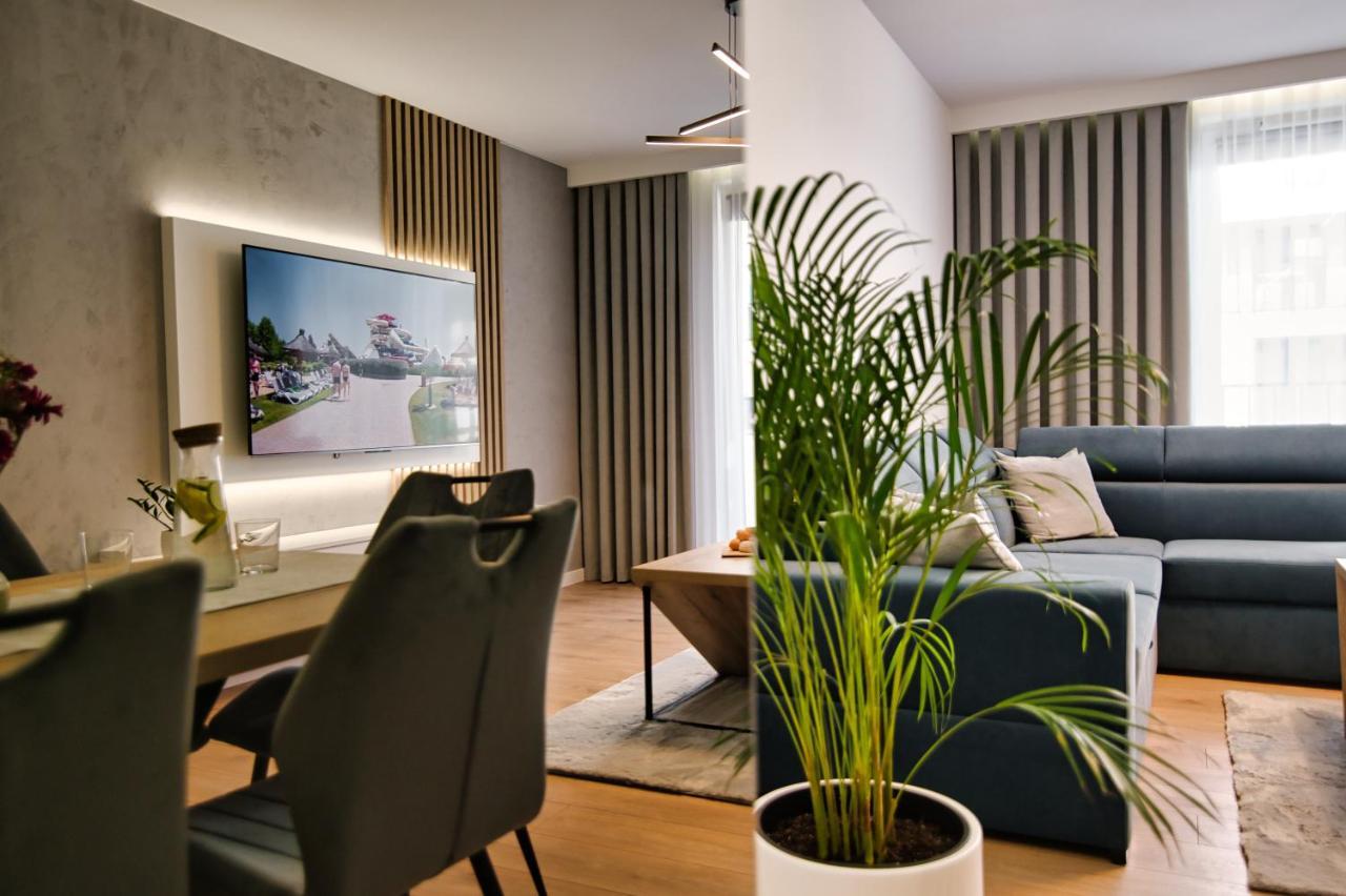Golden 42 Apartment